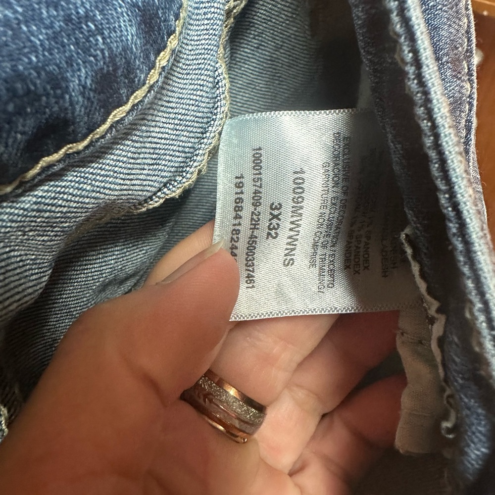 Wrangler Straight Leg Jeans in Classic Blue - Picture 4 of 9